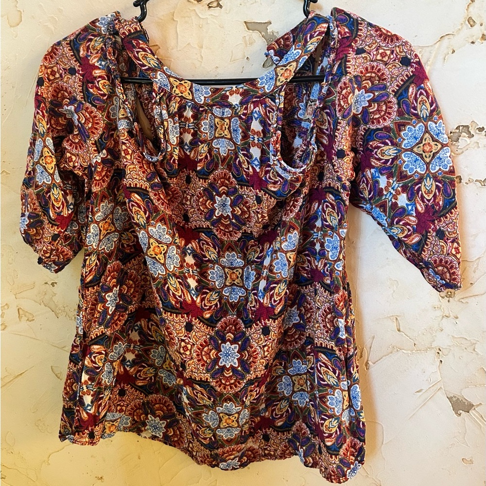 Eyeshadow High Neck Cold-Shoulder Blouse Summer to Fall Blouse Summer to Fall - Picture 4 of 7